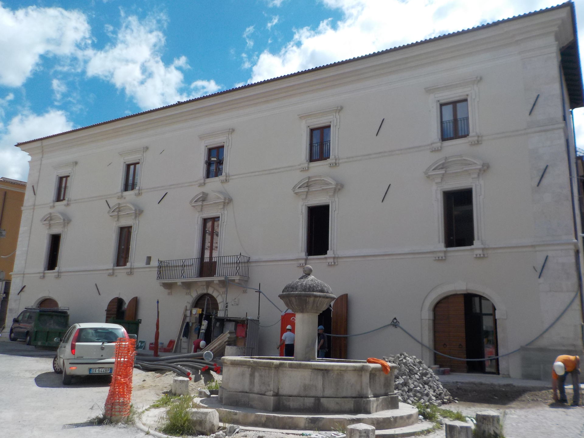 [Nome edificio] dopo l'intervento di consolidamento strutturale — [Comune] — Impresa Cingoli