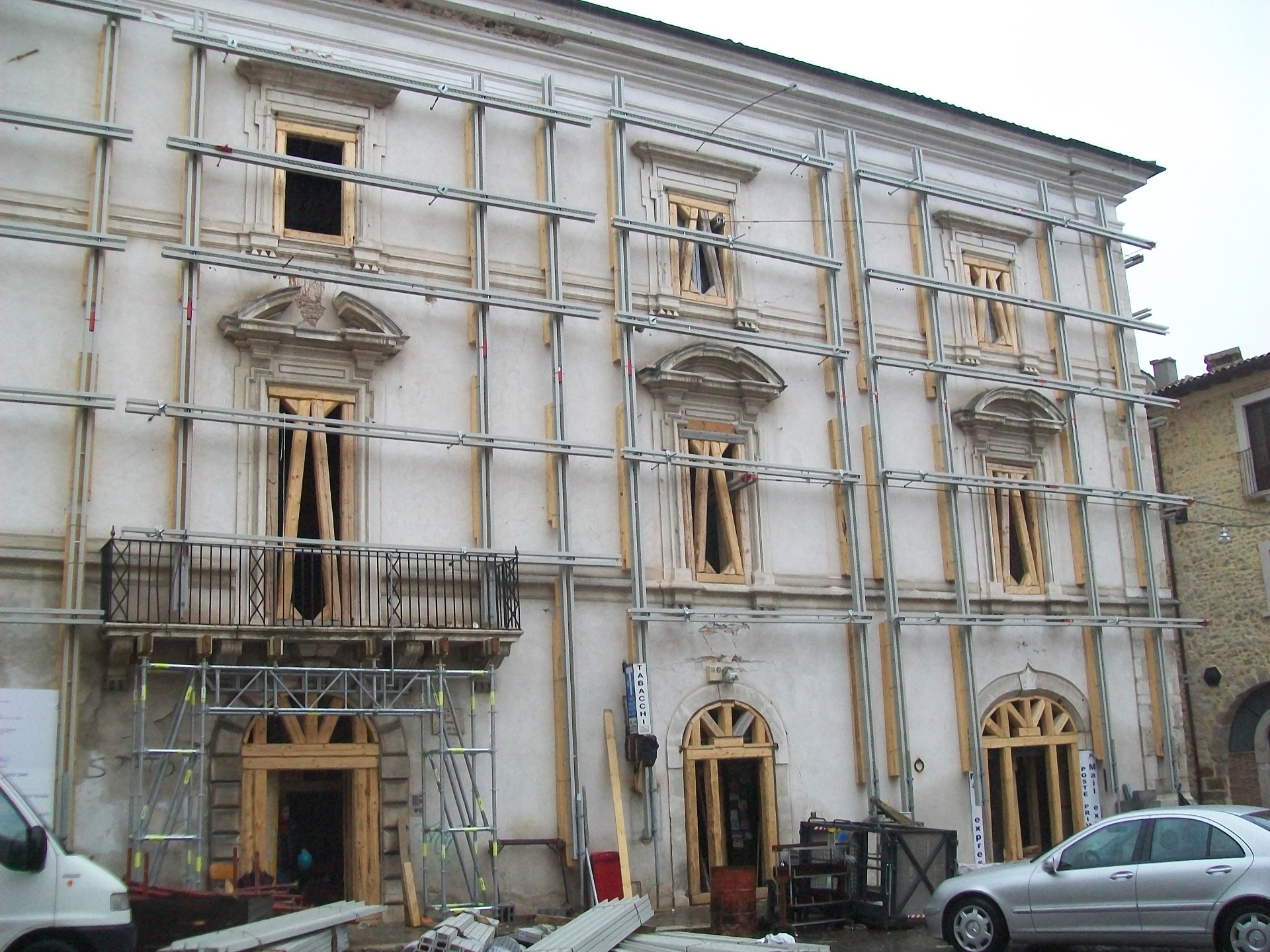 [Nome edificio] prima dell'intervento di consolidamento strutturale — [Comune] — Impresa Cingoli